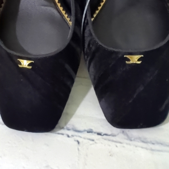 Circus by Sam Edelman Black Heels with Gold and Orange Accents - Picture 4 of 7